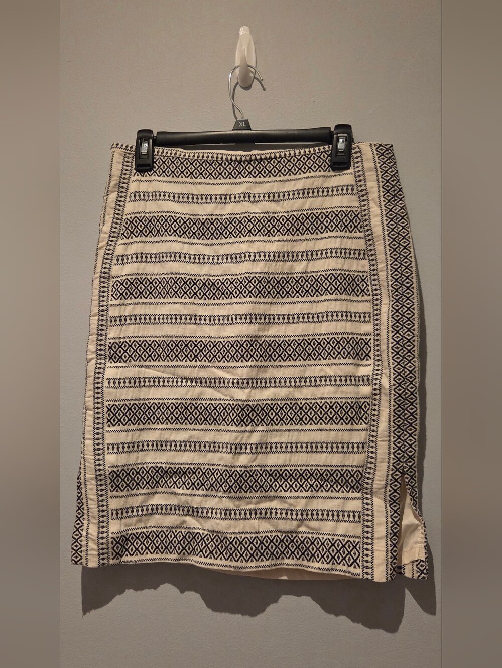 LOFT Cream and Black Striped Geometric Pencil Skirt EUC Size 10